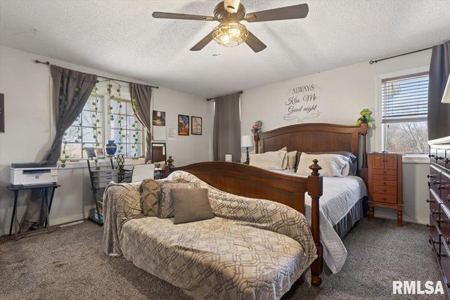 7460 Rolling Oaks Drive, Riverton, IL 62561