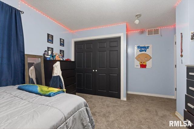 7460 Rolling Oaks Drive, Riverton, IL 62561