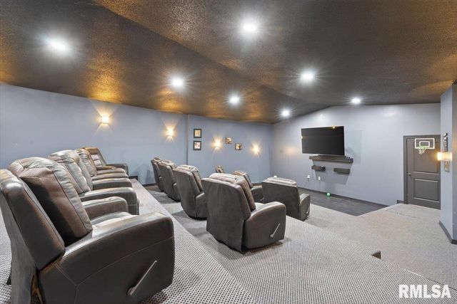 7460 Rolling Oaks Drive, Riverton, IL 62561