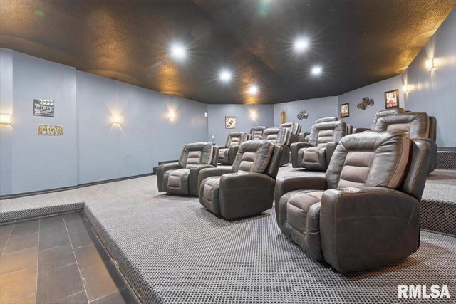 7460 Rolling Oaks Drive, Riverton, IL 62561