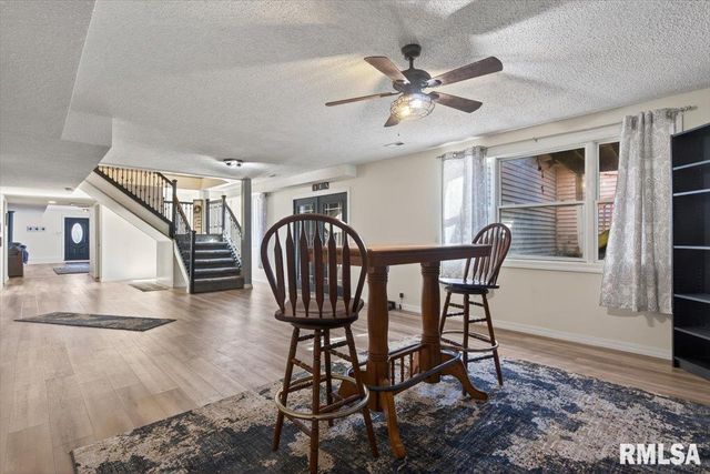 7460 Rolling Oaks Drive, Riverton, IL 62561