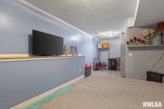 7460 Rolling Oaks Drive, Riverton, IL 62561