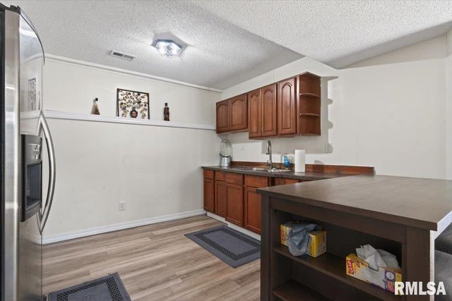 7460 Rolling Oaks Drive, Riverton, IL 62561