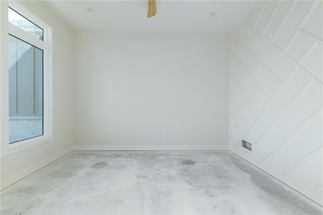 17965 235th Street, Tonganoxie, KS 66086