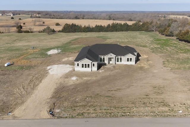 17965 235th Street, Tonganoxie, KS 66086