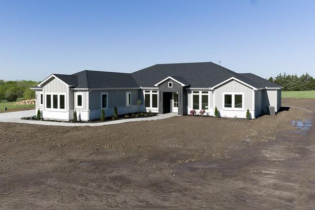 17965 235th Street, Tonganoxie, KS 66086