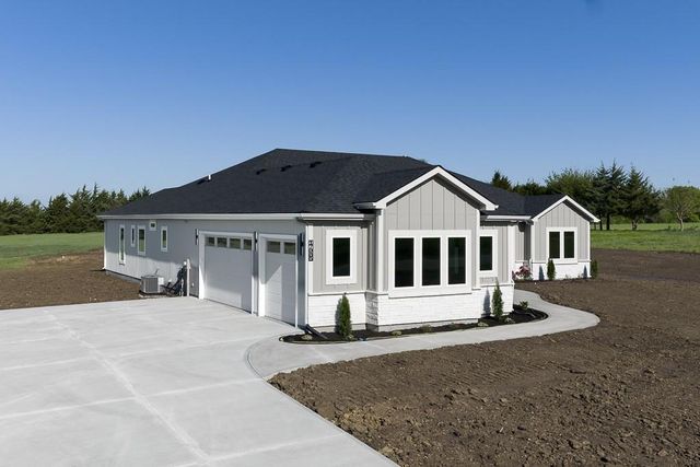 17965 235th Street, Tonganoxie, KS 66086