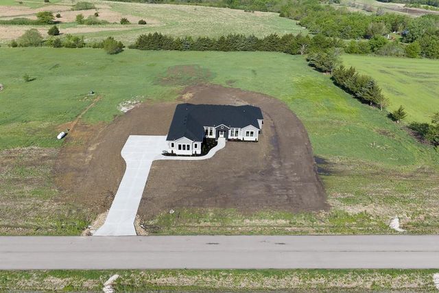 17965 235th Street, Tonganoxie, KS 66086