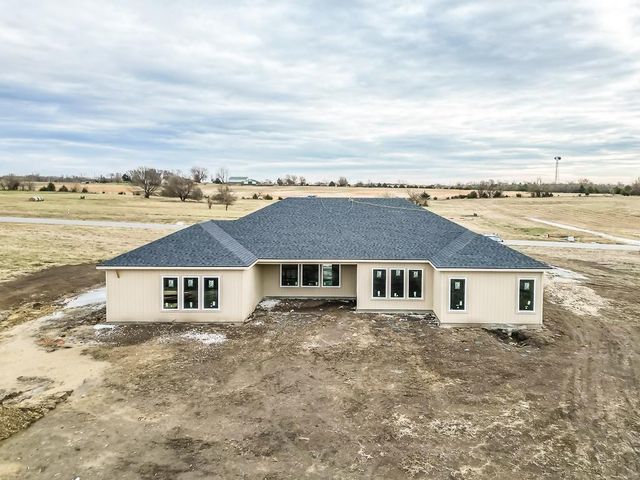 17965 235th Street, Tonganoxie, KS 66086