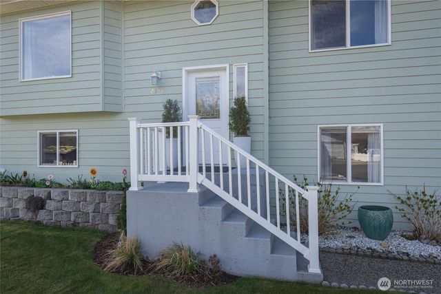 2837 Riviera Boulevard, Malaga, WA 98828