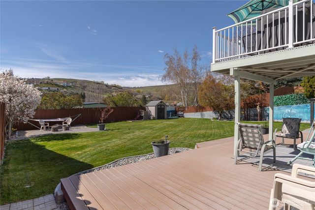 2837 Riviera Boulevard, Malaga, WA 98828