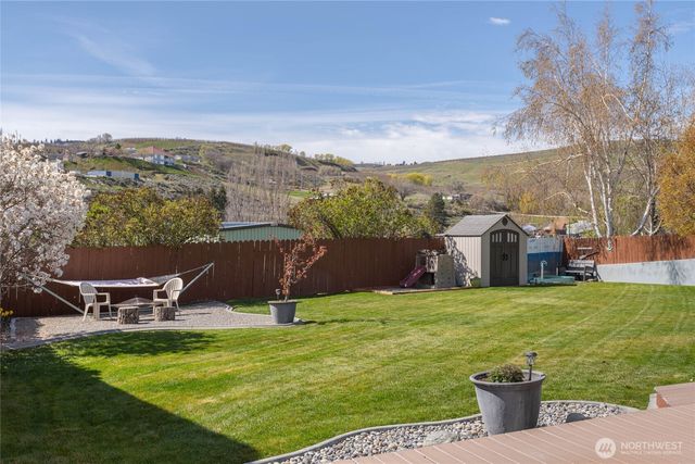 2837 Riviera Boulevard, Malaga, WA 98828