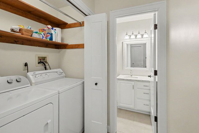 8419 W Op Avenue, Kalamazoo, MI 49009