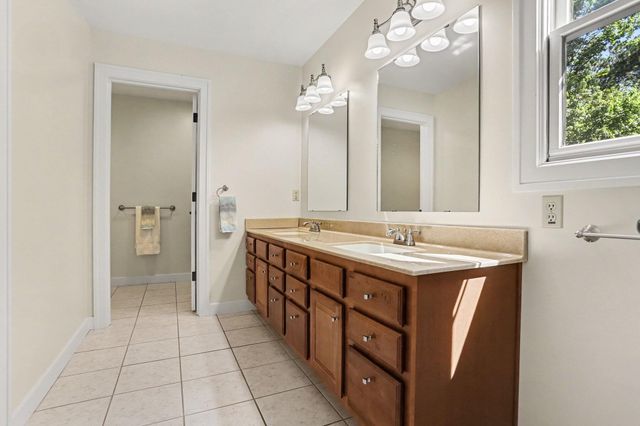 8419 W Op Avenue, Kalamazoo, MI 49009