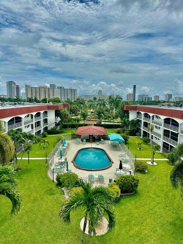 580 Egret Drive 305, Hallandale Beach, FL 33009