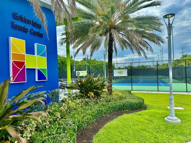 580 Egret Drive 305, Hallandale Beach, FL 33009