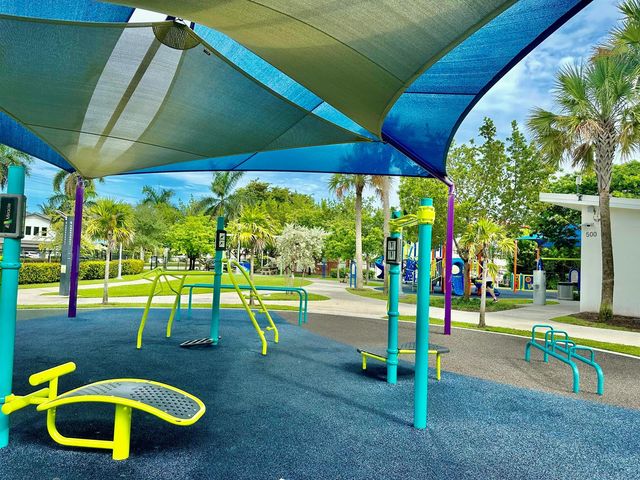 580 Egret Drive 305, Hallandale Beach, FL 33009