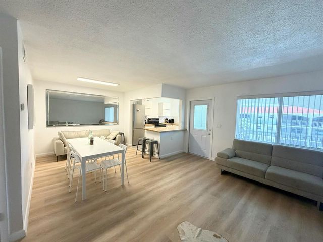 580 Egret Drive 305, Hallandale Beach, FL 33009