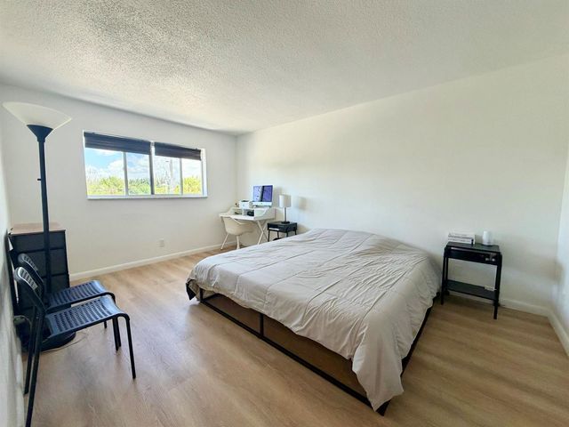 580 Egret Drive 305, Hallandale Beach, FL 33009