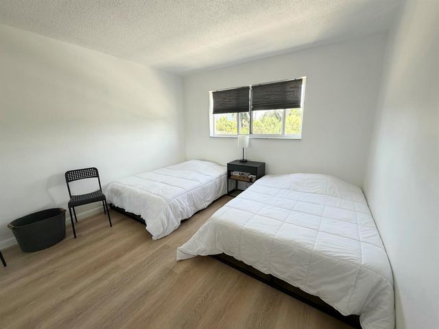 580 Egret Drive 305, Hallandale Beach, FL 33009