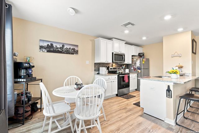 16000 STRATFORD CV, Lytle, TX 78052