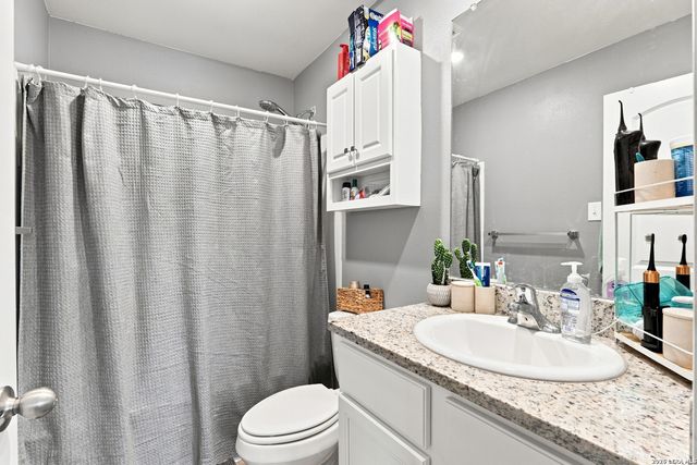 16000 STRATFORD CV, Lytle, TX 78052