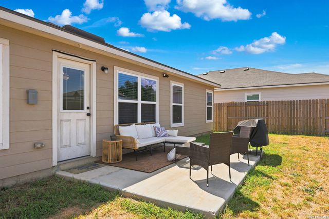 16000 STRATFORD CV, Lytle, TX 78052