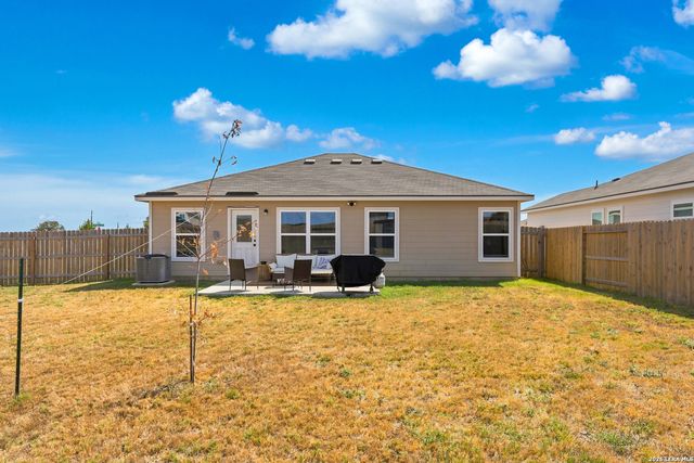 16000 STRATFORD CV, Lytle, TX 78052