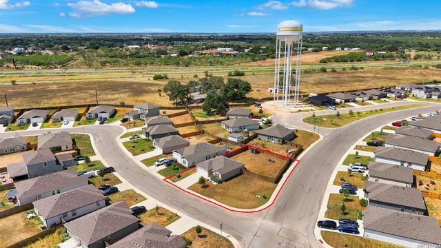 16000 STRATFORD CV, Lytle, TX 78052