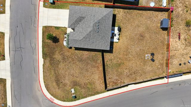 16000 STRATFORD CV, Lytle, TX 78052