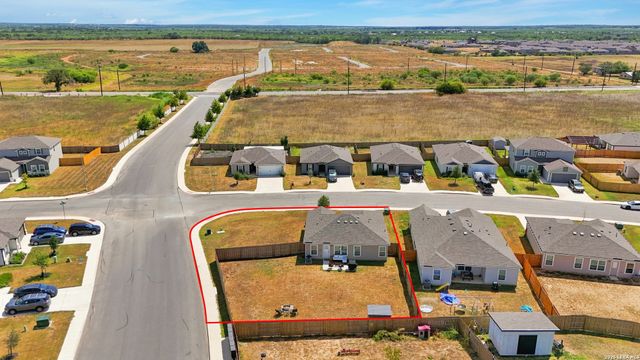 16000 STRATFORD CV, Lytle, TX 78052