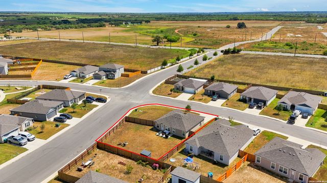 16000 STRATFORD CV, Lytle, TX 78052
