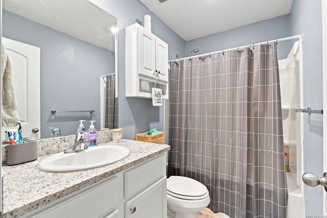 16000 STRATFORD CV, Lytle, TX 78052