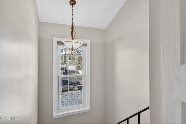 21 Ziemke Farm Lane, Cohoes, NY 12047