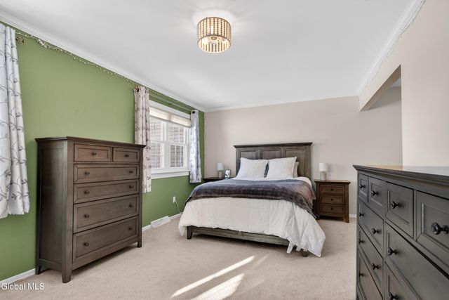 21 Ziemke Farm Lane, Cohoes, NY 12047