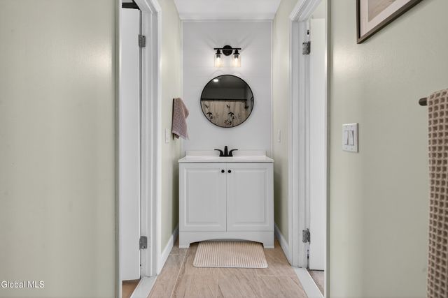 21 Ziemke Farm Lane, Cohoes, NY 12047