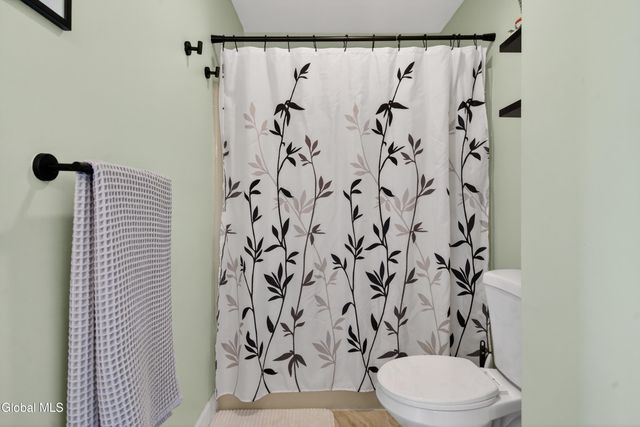 21 Ziemke Farm Lane, Cohoes, NY 12047