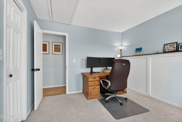 21 Ziemke Farm Lane, Cohoes, NY 12047