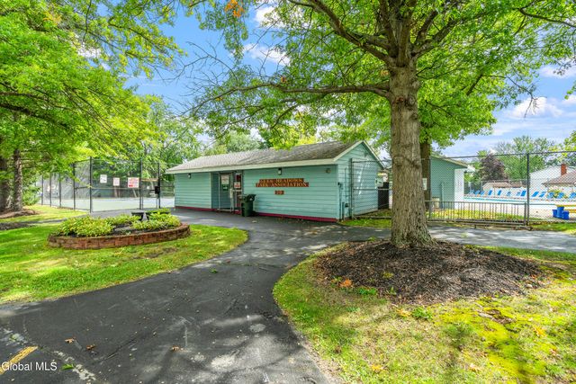 21 Ziemke Farm Lane, Cohoes, NY 12047