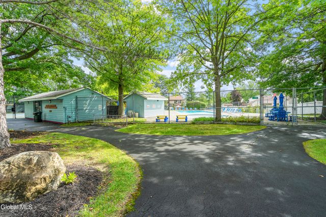 21 Ziemke Farm Lane, Cohoes, NY 12047