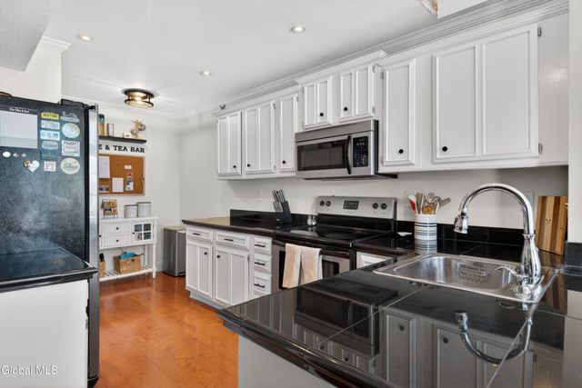 21 Ziemke Farm Lane, Cohoes, NY 12047