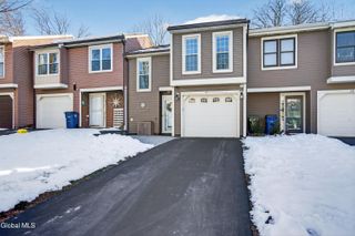 21 Ziemke Farm Lane, Cohoes, NY 12047