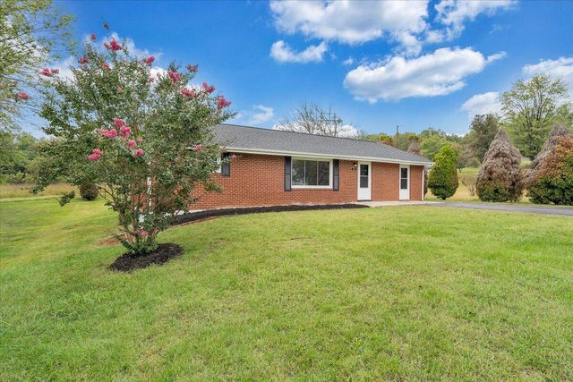 117 Blue Ridge DR, Blue Ridge, VA 24064