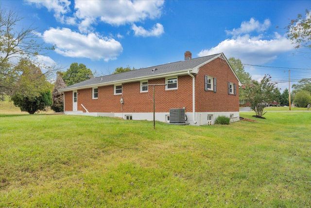 117 Blue Ridge DR, Blue Ridge, VA 24064