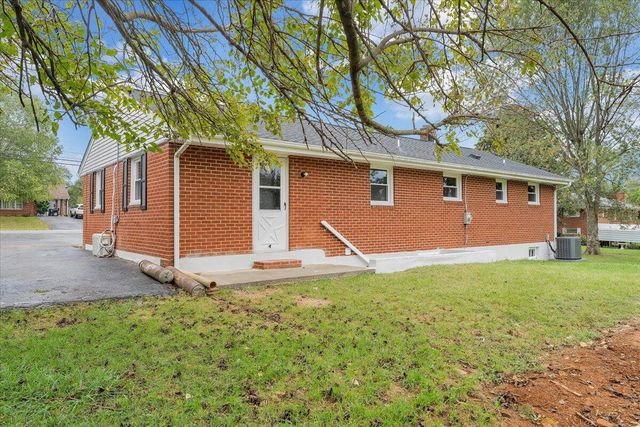 117 Blue Ridge DR, Blue Ridge, VA 24064