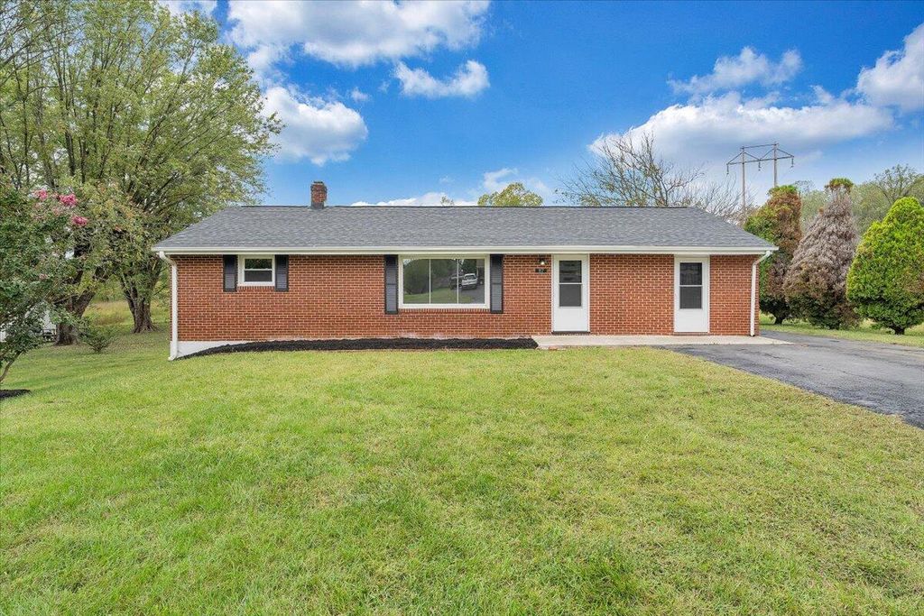 117 Blue Ridge DR, Blue Ridge, VA 24064