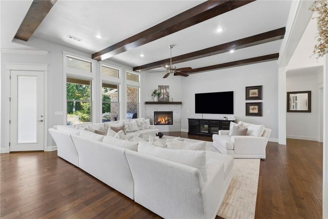 200 Grimsdell Circle, Cave Springs, AR 72718
