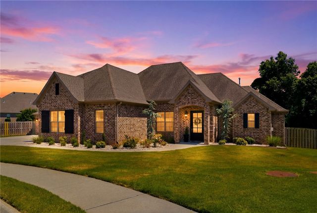 200 Grimsdell Circle, Cave Springs, AR 72718