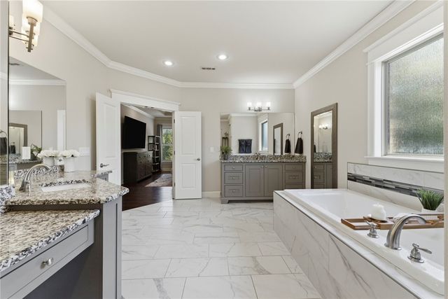 200 Grimsdell Circle, Cave Springs, AR 72718