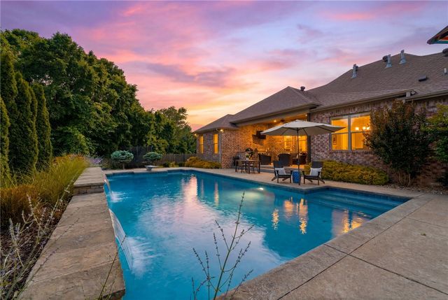 200 Grimsdell Circle, Cave Springs, AR 72718